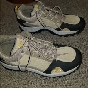 Womens Salomon Sneakers Size 9
